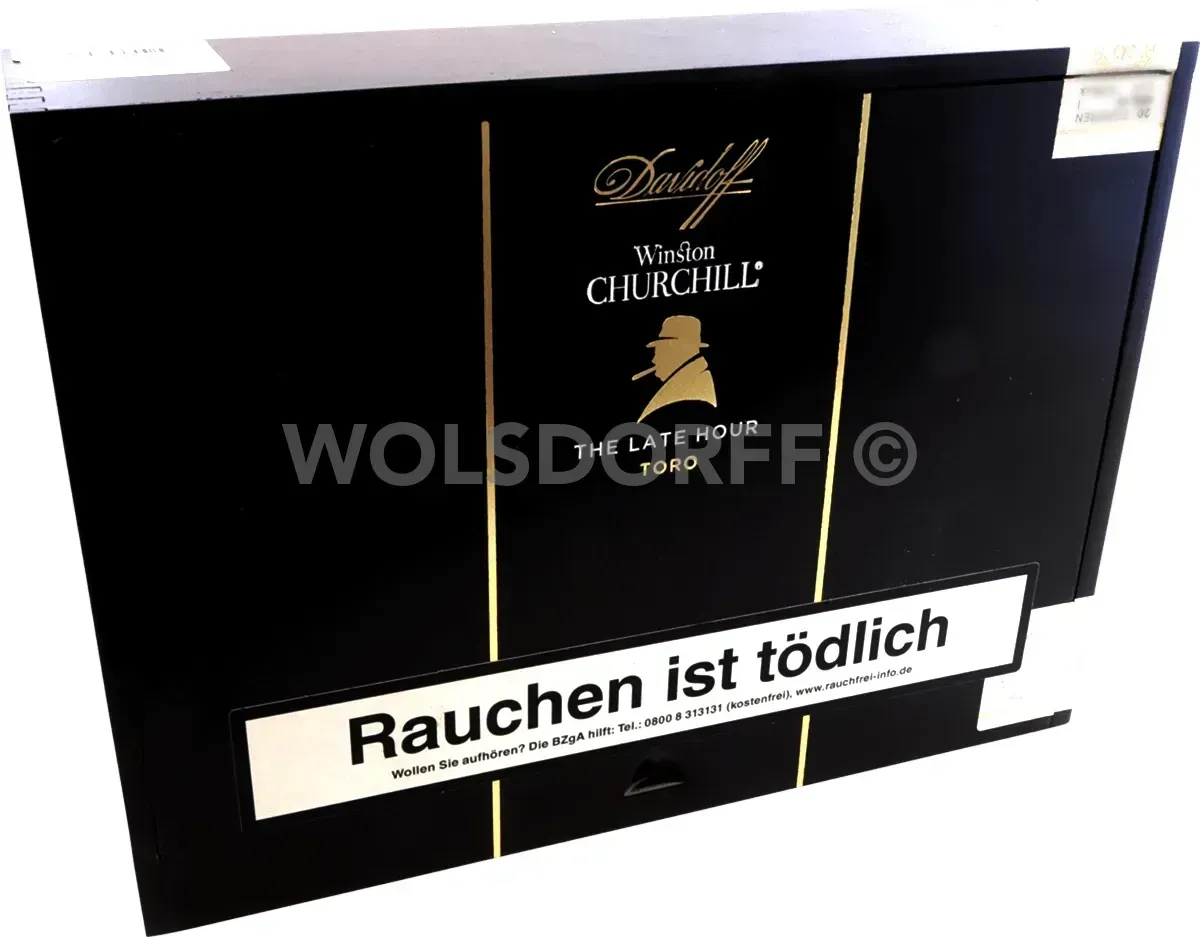 Late Hour Churchill Toro Kiste stehend
