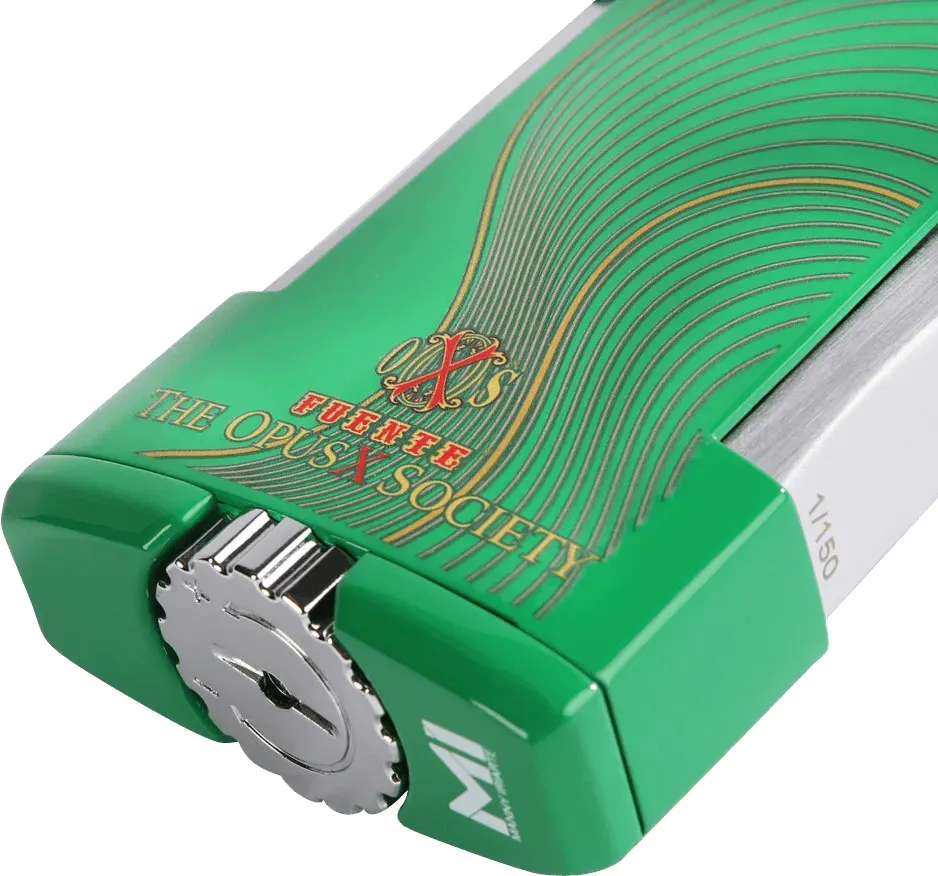 Arturo Fuente OSX Tabletop liegend seite