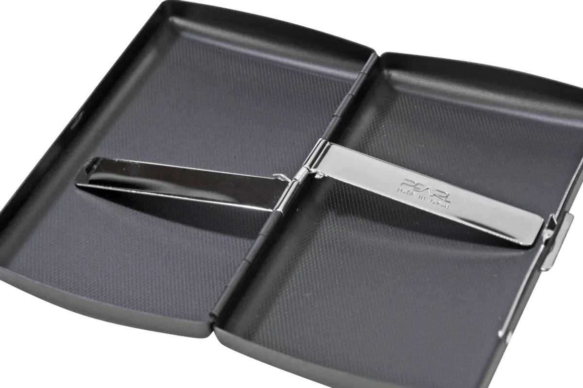 Pearl Zigarettenetui offen liegend