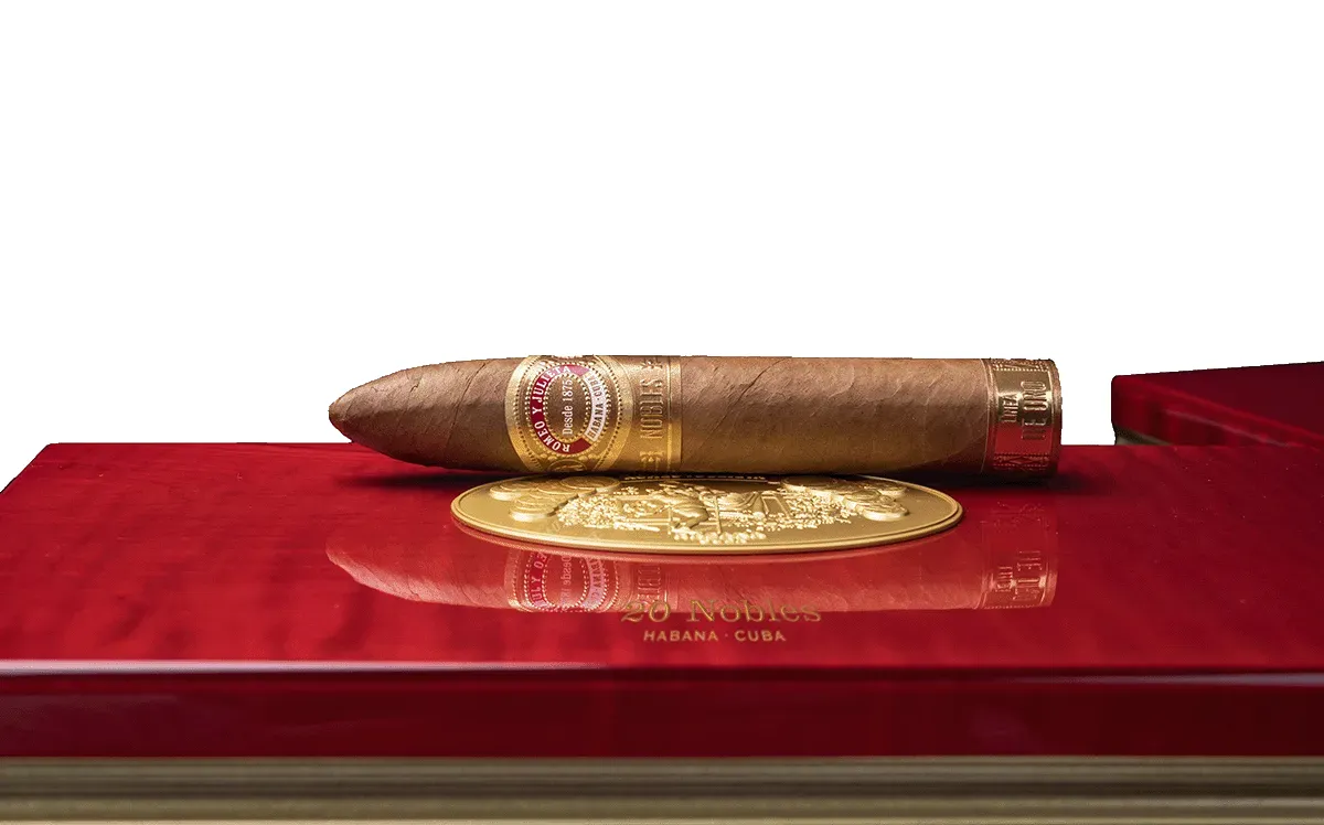 Romeo Linea de Oro Kiste mit Zigarre
