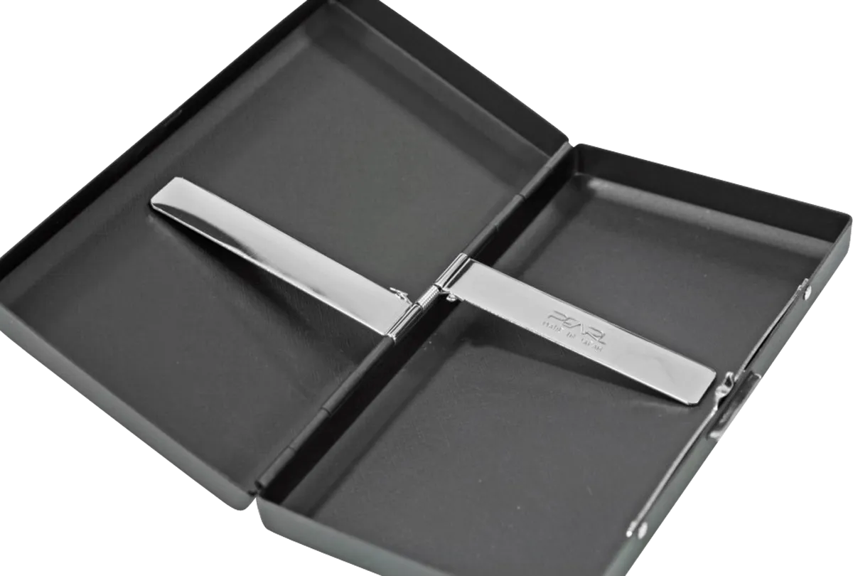 Pearl Zigarettenetui offen liegend