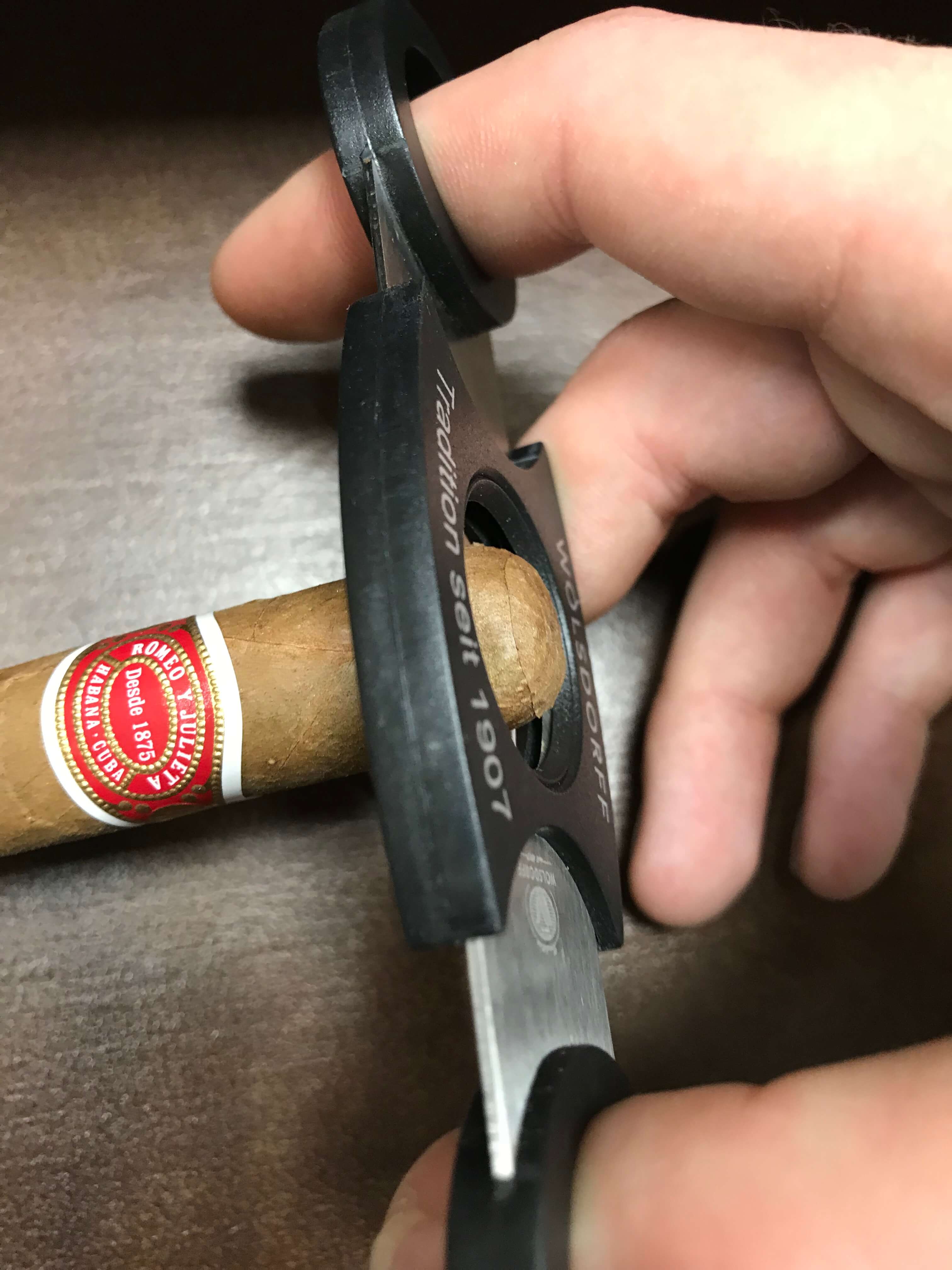 Zigarren-Anschnitt