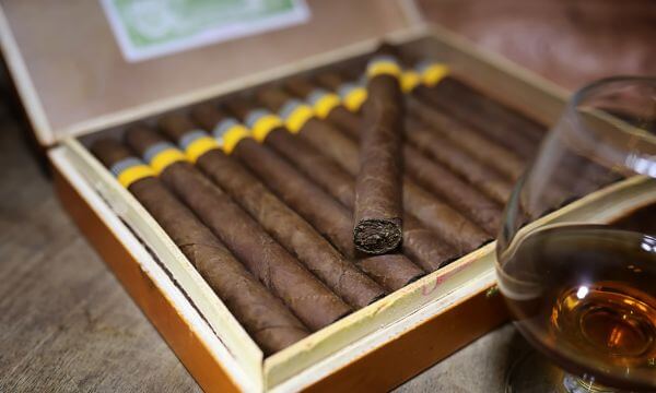 Blog_Kubanische-Zigarren_Kubazigarren-in-einer-Box